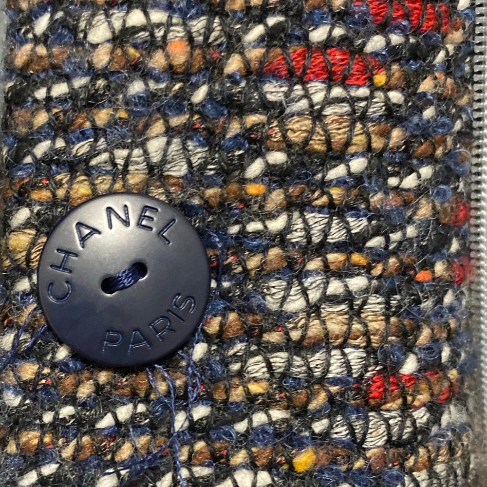 Chanel jacket - Picture 7 of 9